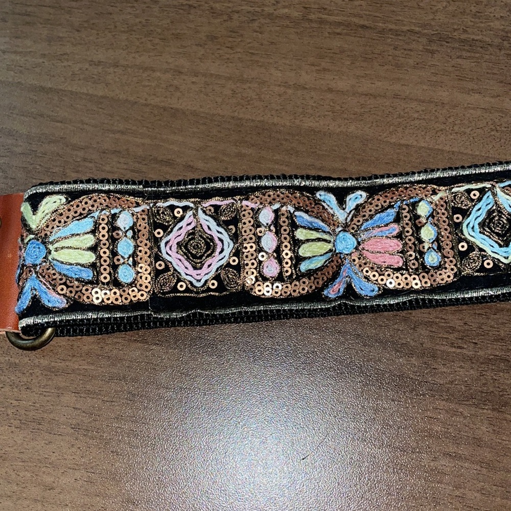 Embroidered bag strap - Picture 3 of 6